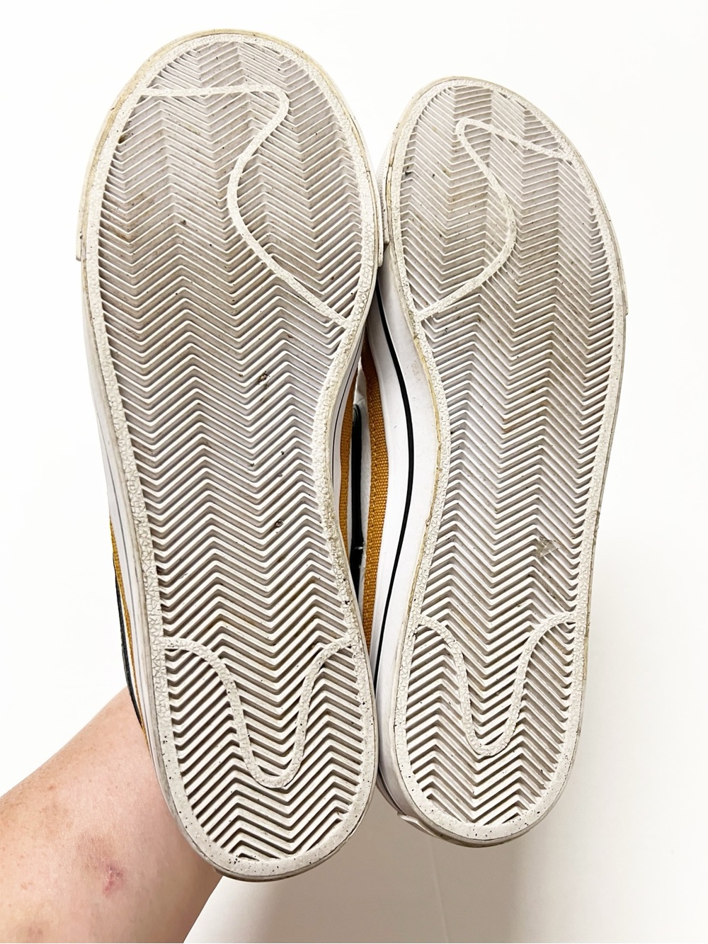 Nike Womens White Black Desert Ochre Court Legacy Next Nature Sneaker Size 11 - Picture 5 of 9